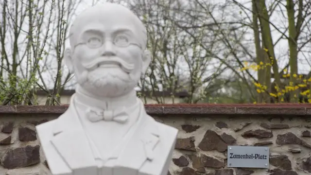 柴门霍夫纪念碑