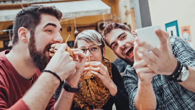 Les personnes les plus riches du monde contribuent énormément au changement climatique par leurs activités gourmandes en carbone.