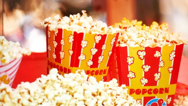 Попкорн - это полезное низкокалорийное блюдо, если, конечно, не злоупотреблять солеными и сладкими добавками