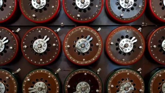 Turing Bombe, электронно-механическая машина для расшифровки кода "Энигмы"