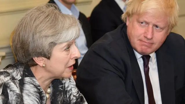 Boris Johnson e Theresa May