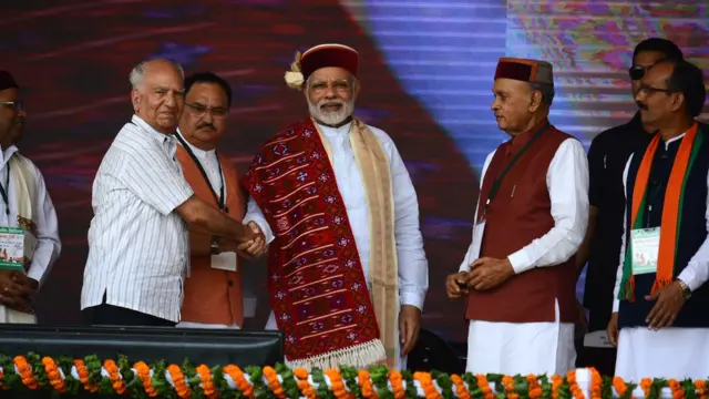 नेताओं के अमर्यादित बयानों और प्रज्ञा ठाकुर को टिकट देने पर क्या बोले जनसंघ और भाजपा के संस्थापक सदस्य रहे वरिष्ठ नेता शांता कुमार