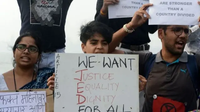 హైద‌రాబాద్‌లో 27ఏళ్ల ప‌శువైద్యురాలిపై అత్యాచారం, హ‌త్య అనంత‌రం ముంబ‌యిలో నిర‌స‌న‌లు