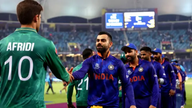 शाहीन अफ़रीदी और विराट कोहली