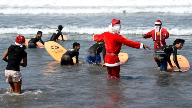 Bali, selancar, santa klaus