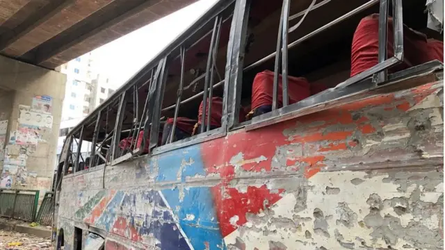 বিস্ফোরণের ক্ষতিগ্রস্ত বাস