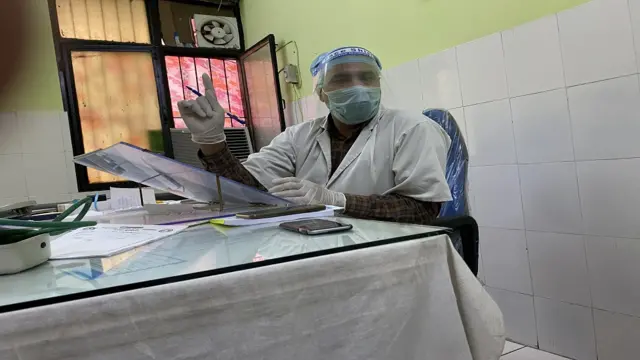 रामकोला सामुदायिक स्वास्थ्य केंद्र के अधीक्षक डॉक्टर शेषकुमार विश्वकर्मा