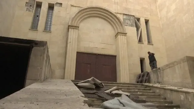 أحد المداخل الرئيسية للمتحف