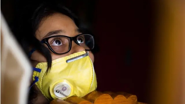 જાહેર આરોગ્ય ક્ષેત્રના રાષ્ટ્રીય અને આંતરરાષ્ટ્રીય સત્તાવાળાઓએ આ નવા વૅરિયન્ટ બાબતે ચિંતિત નહીં થવાની હાકલ કરી છે