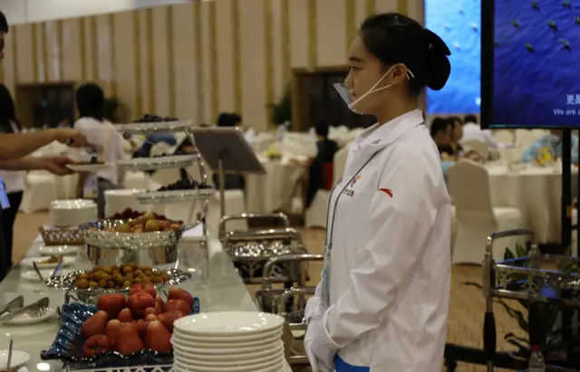 媒体用餐区域和志愿者