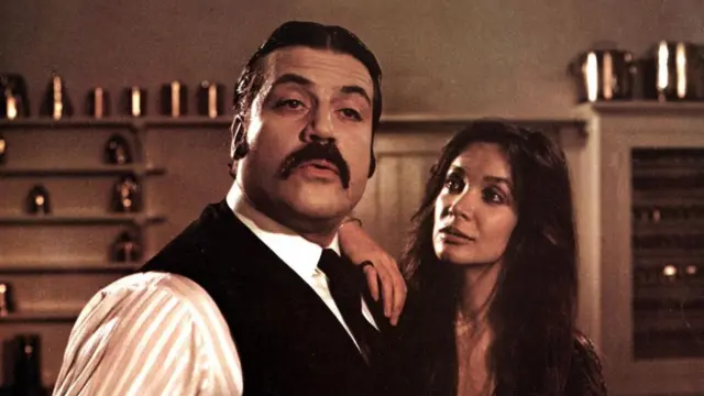 ব্রিটিশ তারকা অলিভার রিড ছিলেন ছবির একটি প্রধান চরিত্রে