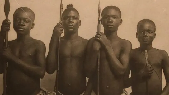 أوتا بنغا (يمين) خلال المعرض العالمي عام 1904