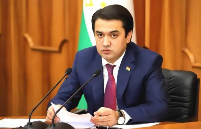 رستم امامعلی، پسر ارشد آقای رحمان