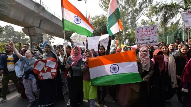 વિરોધ કરતા વિદ્યાર્થીઓ