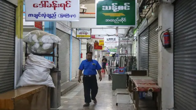 မန္တလေးမှာ ဈေးတွေ စပိတ်သွားပါပြီ။