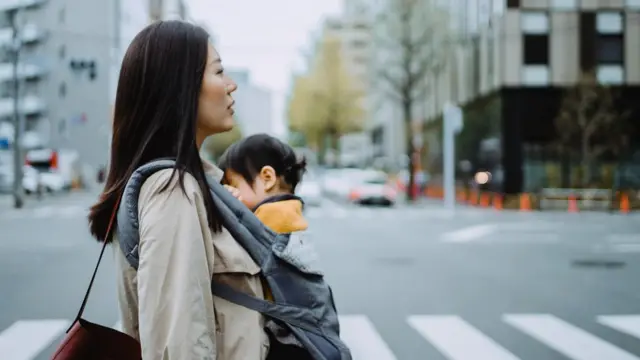 Femme japonaise avec son fils.
