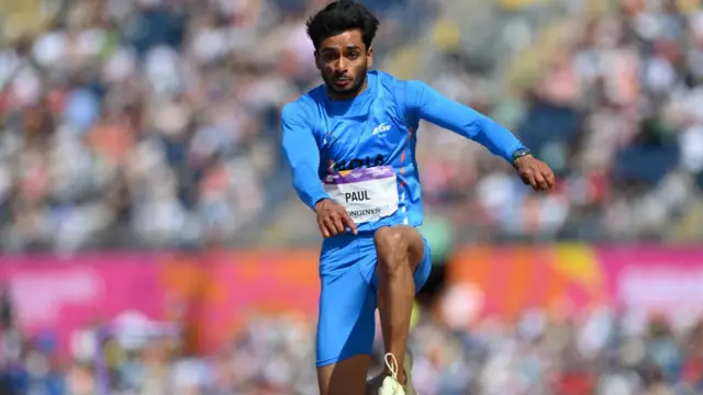 அல்தோஸ் பால் மும்முறை தாண்டுதல் போட்டியில் தங்கம் வென்றார்.