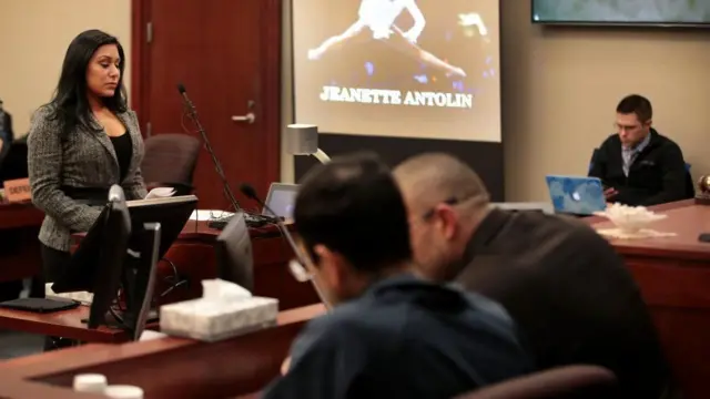 નસ્સારની સામે જ જુબાની આપતી જીનેટ એન્ટોલિન