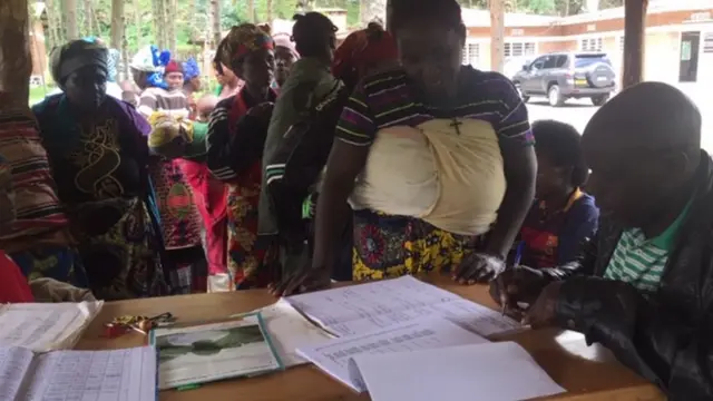 Abahoze ari abarwanyi ba FDLR batahuka bari kumwe n'imiryango yabo