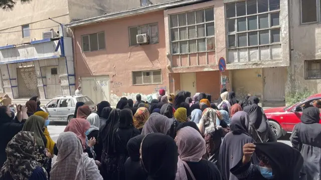 Women protesting in Kabul