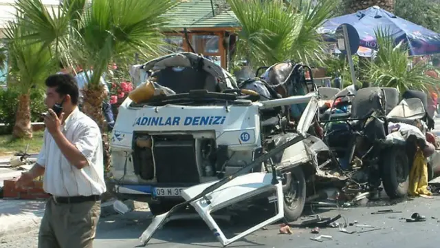 16 Temmuz 2005'te Kuşadası'nda bir minibüste patlayan bomba sonucu aralarında turistlerin de bulunduğu dört kişi öldü, 14 kişi yaralandı.