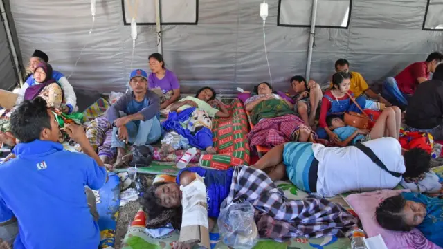 Kehadiran perawat tambahan dibutuhkan untuk membantu tim medis menangani korban luka yang relatif banyak ditemui di berbagai pelosok wilayah Lombok Utara.