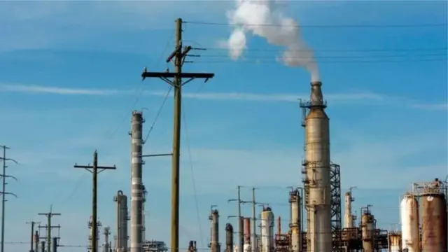 तेल रिफायनरी