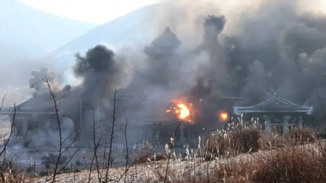 เกาหลีเหนือซ้อมรบ