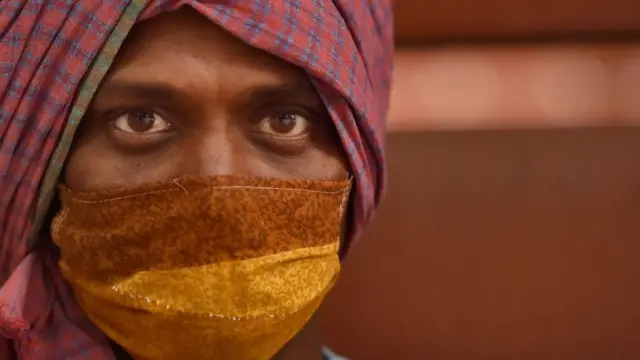 "முதலில் மத்திய அரசு செய்ய வேண்டியது என்னவென்றால், அடித்தட்டில் உள்ள 13 கோடி குடும்பங்களின் கைகளில் பணத்தை கொடுக்க வேண்டும்" - ப.சிதம்பரம்.