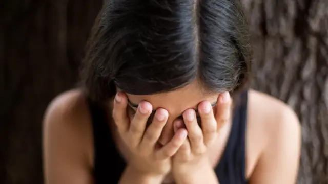 Üzgün kız çocuğu