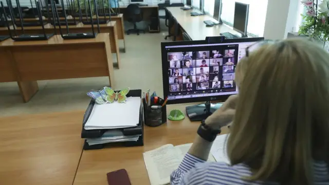 Дистанционное обучение в школе Новосибирска