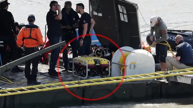 (캡션) 헝가리 측은 두 차례 잠수부 투입을 시도했지만 실패했다