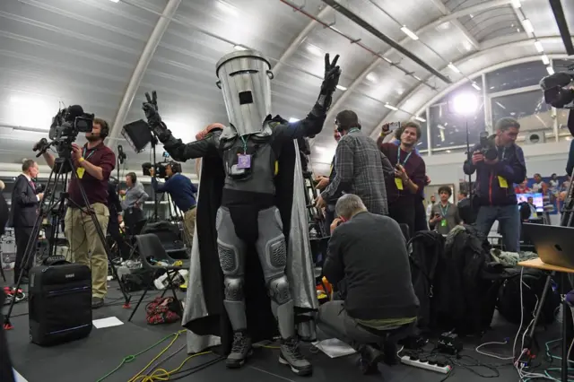 "کنت صورت‌سطلی" یکی از رقبای بوریس جانسون بود