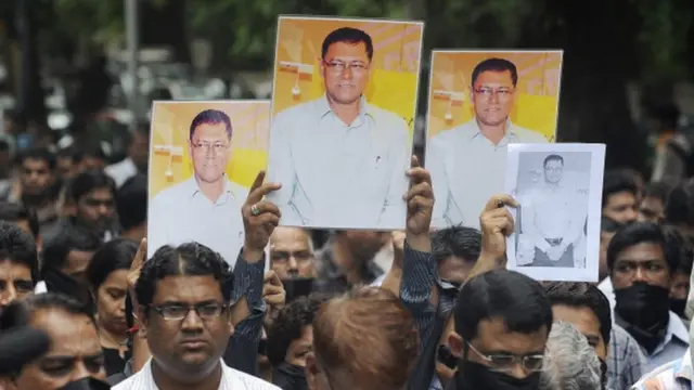 મુંબઈમાં જે ડેના હત્યારાઓને પકડવાની માગ સાથે દેખાવ કરી રહેલા પત્રકારો