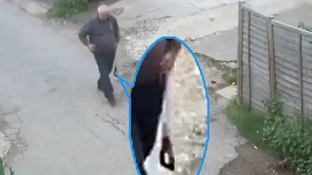 చేతిలో రంపంతో నెకులాయి