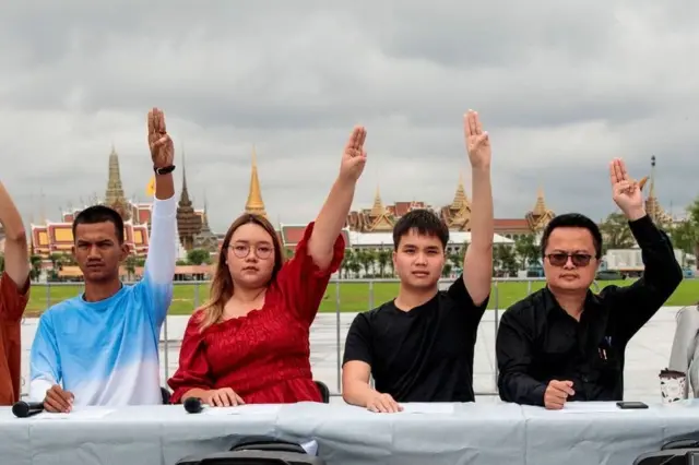 การแถลงข่าวในวันนี้ มีแกนนำของนักศึกษา ประชาชน หลายกลุ่มที่เคลื่อนไหวตั้งแต่เดือน ก.ค.ที่ผ่านมา เข้าร่วม เช่น ปนัสยา สิทธิจิรวัฒนกุล จากแนวร่วมธรรมศาสตร์และการชุมนุม ทัตเทพ เรืองประไพกิจเสรี จุฑาทิพย์ ศิริขันธ์ ภัสราวลี ธนกิจวิบูลย์ผล แกนนำกลุ่มเยาวชนปลดแอก ภาณุพงศ์ จาดนอก กลุ่มเยาวชนระยองเพื่อประชาธิปไตย จตุภัทร์ บุญภัทรรักษา หรือไผ่ กลุ่มดาวดิน กลุ่มนักเรียนเลว เป็นต้น