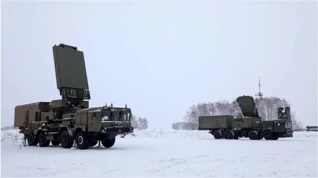 Rusya'nın S-400 savunma sistemi tatbikat için Belarus'ta