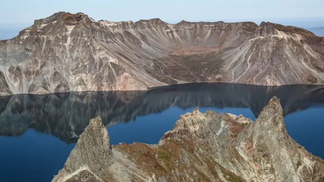 장군봉에서 바라본 백두산 천지
