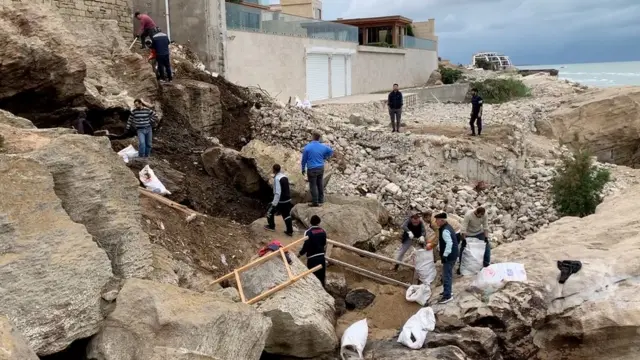 Buzovna sakinləri təmizlik aksiyasında