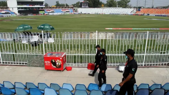 جمعے کو راولپنڈی کرکٹ سٹیڈیم کا ایک منظر