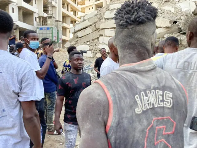 Building collapse in Lagos: Ikoyi 21 storey building collapse for Gerald Road, many trap