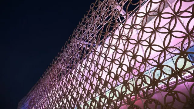 ورزشگاه احمدبن‌علی