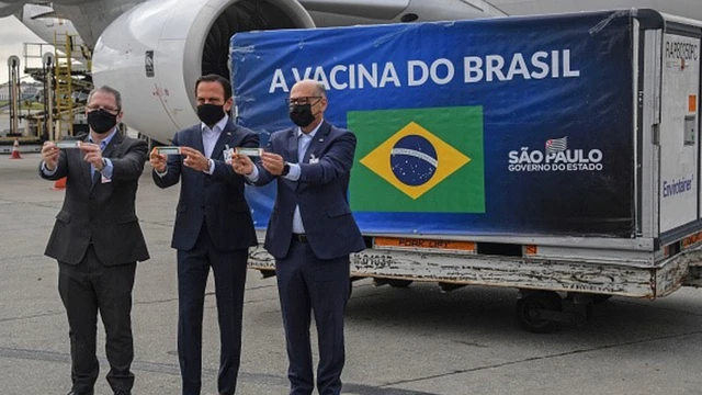 Jean Carlo Gorinchteyn, secretário estadualrobozinho bet365saúderobozinho bet365São Paulo, João Doria, governadorrobozinho bet365São Paulo, Dimas Covas, diretor do Instituto Butantan,robozinho bet365evento na chegada do material para produçãorobozinho bet365doses da Coronavac