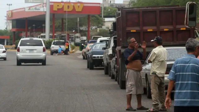 Fila para postoregras da roleta de cassinogasolina