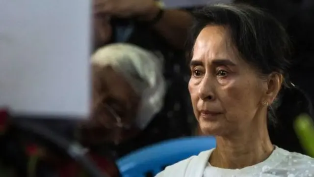 ਆਗੂ ਅਉਂਗ ਸਾਨ ਸੂ ਚੀ