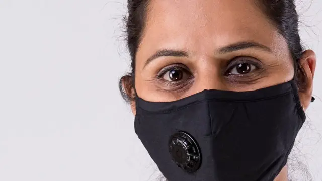 இந்தியாவில் 30 கோடி பேருக்கு கொரோனா பரவக்கூடும் - எச்சரிக்கும் மருத்துவர்