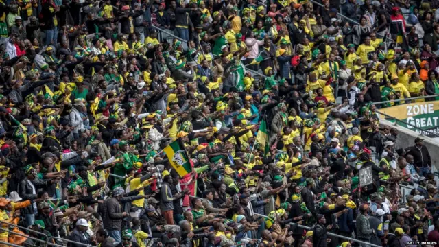 Crowd for Madikizela-Mandela memorial service