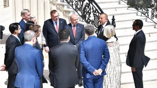 Prezident İlham Əliyev Azərbaycana yeni təyin olunmuş qeyri-rezident səfirlərinin etimadnamələrini qəbul edib