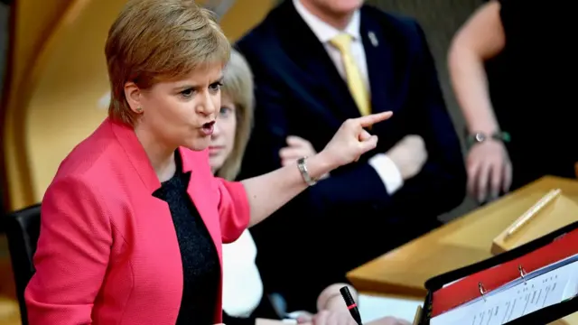 Şotlandiyanın birinci naziri Nicola Sturgeon