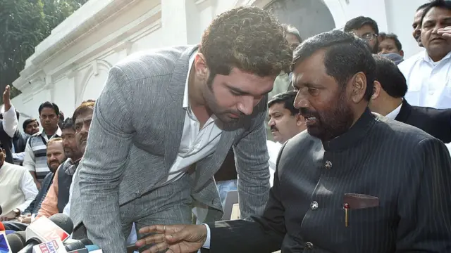 चिराग पासवान के साथ रामविलास पासवान